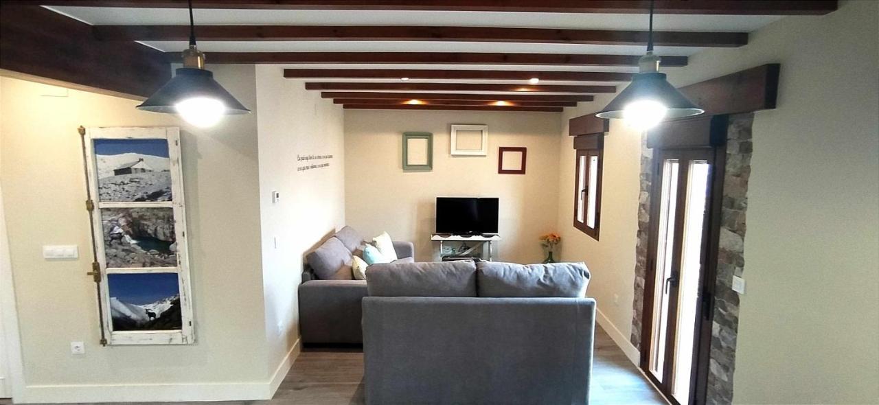Apartamentos La Rosa Y El Pastor Guijo de Santa Barbara Екстер'єр фото