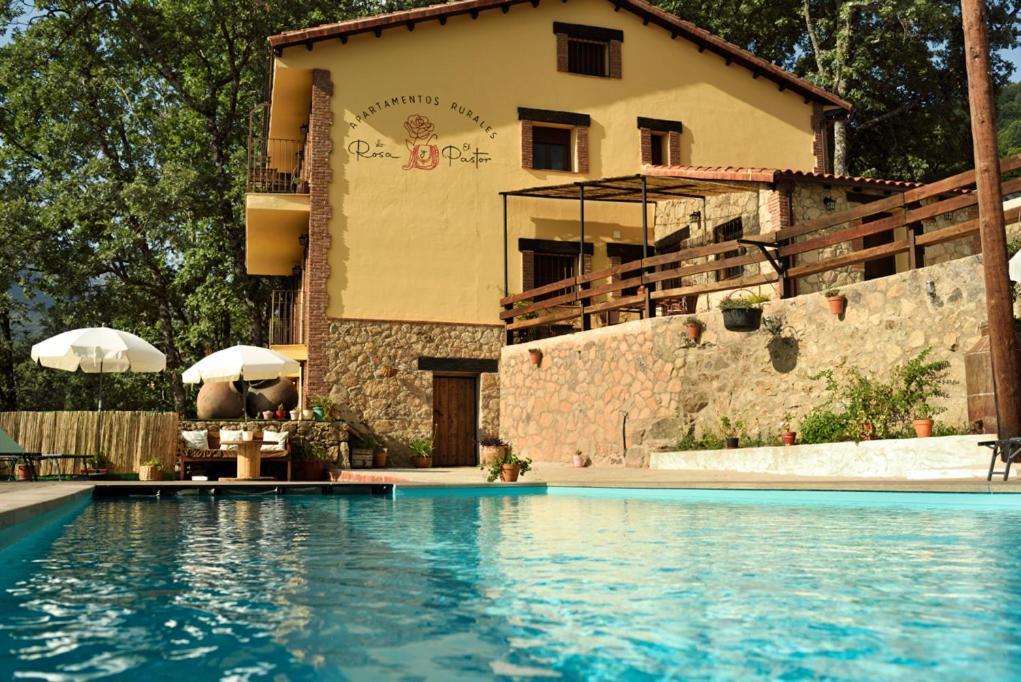 Apartamentos La Rosa Y El Pastor Guijo de Santa Barbara Екстер'єр фото