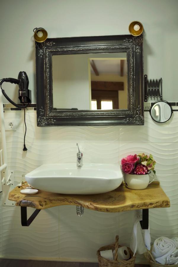 Apartamentos La Rosa Y El Pastor Guijo de Santa Barbara Екстер'єр фото